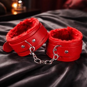 EXITOYS ESPOSAS CUERO Y PELUCHE ROJA