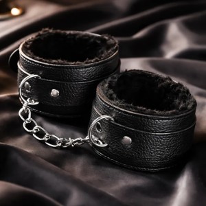 EXITOYS ESPOSAS CUERO Y PELUCHE NEGRA